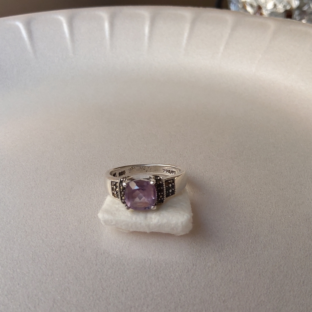 Ring 925 silver purple stone. Size 7